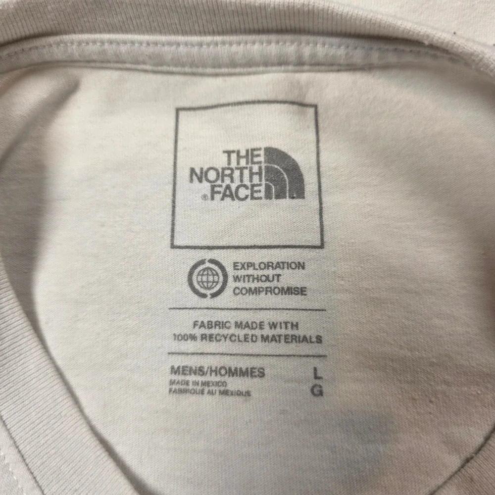The North Face Mens Graphic T-Shirt Large White Rock Climbing Recycled Cotton L